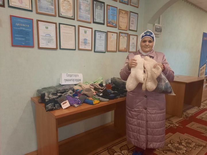Жительницы Мамадышского района собрали 300 пар теплых носков для военнослужащих