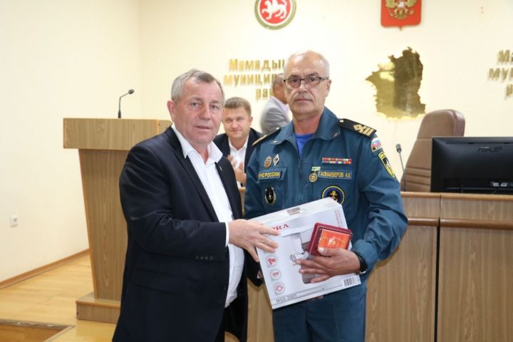 Айдар Галиакберов награжден медалью «За заслуги перед Мамадышским муниципальным районом»