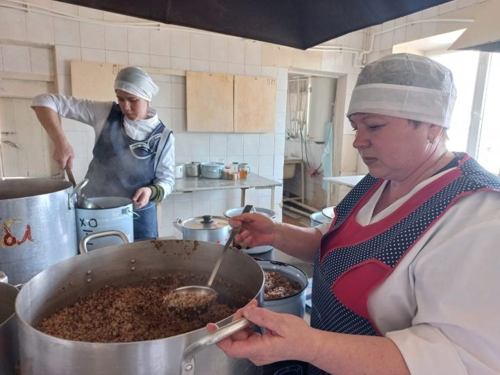 Питание - тоже лечение: 12 новых блюд ежедневно готовят для пациентов в Мамадышской ЦРБ