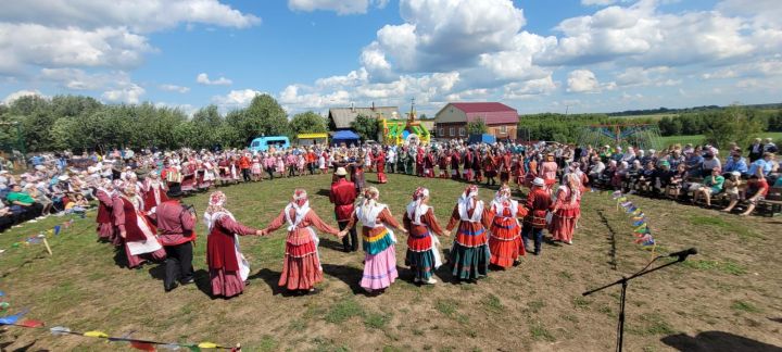 В деревне Юкачи прошел Церковный праздник явление иконы Казанской Божией Матери