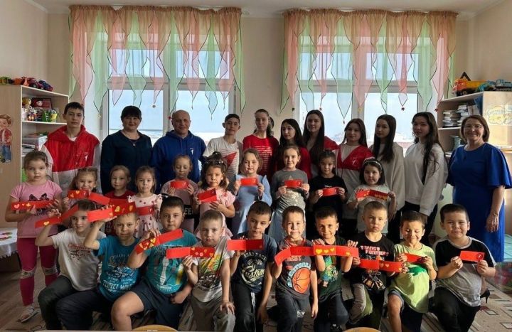 Воспитанников детского сада «Теремок» посвятили в Орлята России