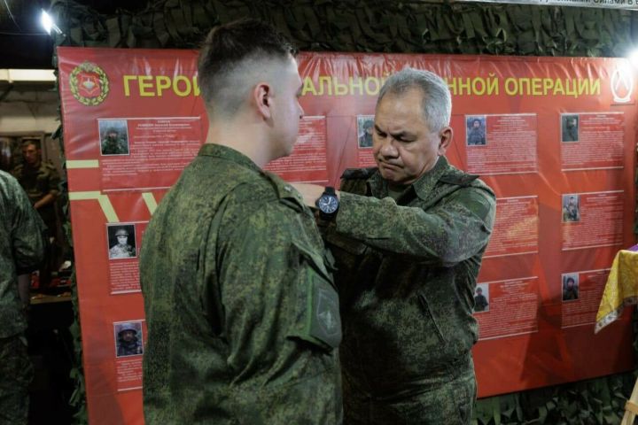 Боец из РТ, получивший орден Мужества из рук Сергея Шойгу, приехал в отпуск