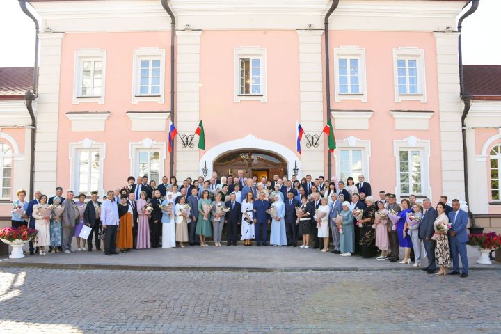 Семья Мутыгуллиных из Мамадыша приняла участие на приеме Раиса РТ и его супруги