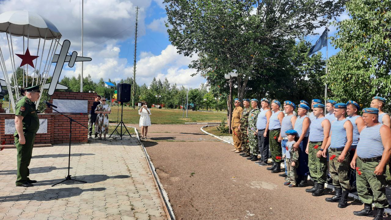 День вдв в казани. День ВДВ Казань. День ВДВ Омск. Легенды ВДВ.