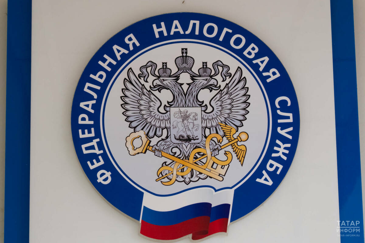 Согласно Федеральному закону от 22 мая 2003 года № 54-ФЗ., при любом расчёте торговая точка обязана сформировать фискальный чек и вручить его покупателю