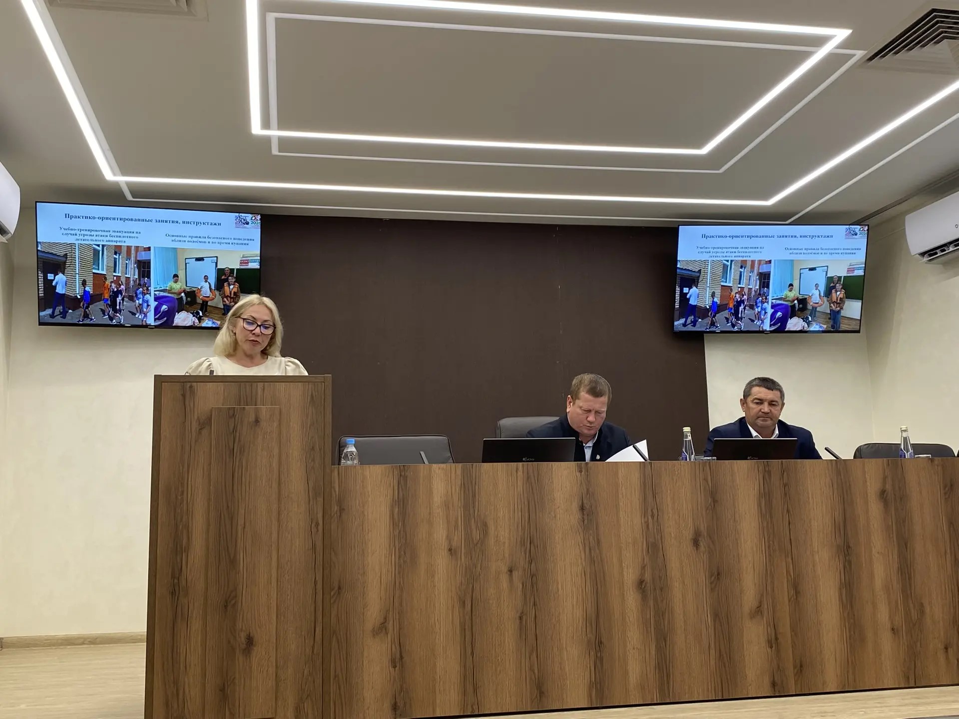 Выступление Ларисы Габитовой наглядно продемонстрировало, что летние каникулы в Мамадышском районе стали временем не только отдыха, но и всестороннего развития каждого ребёнка.