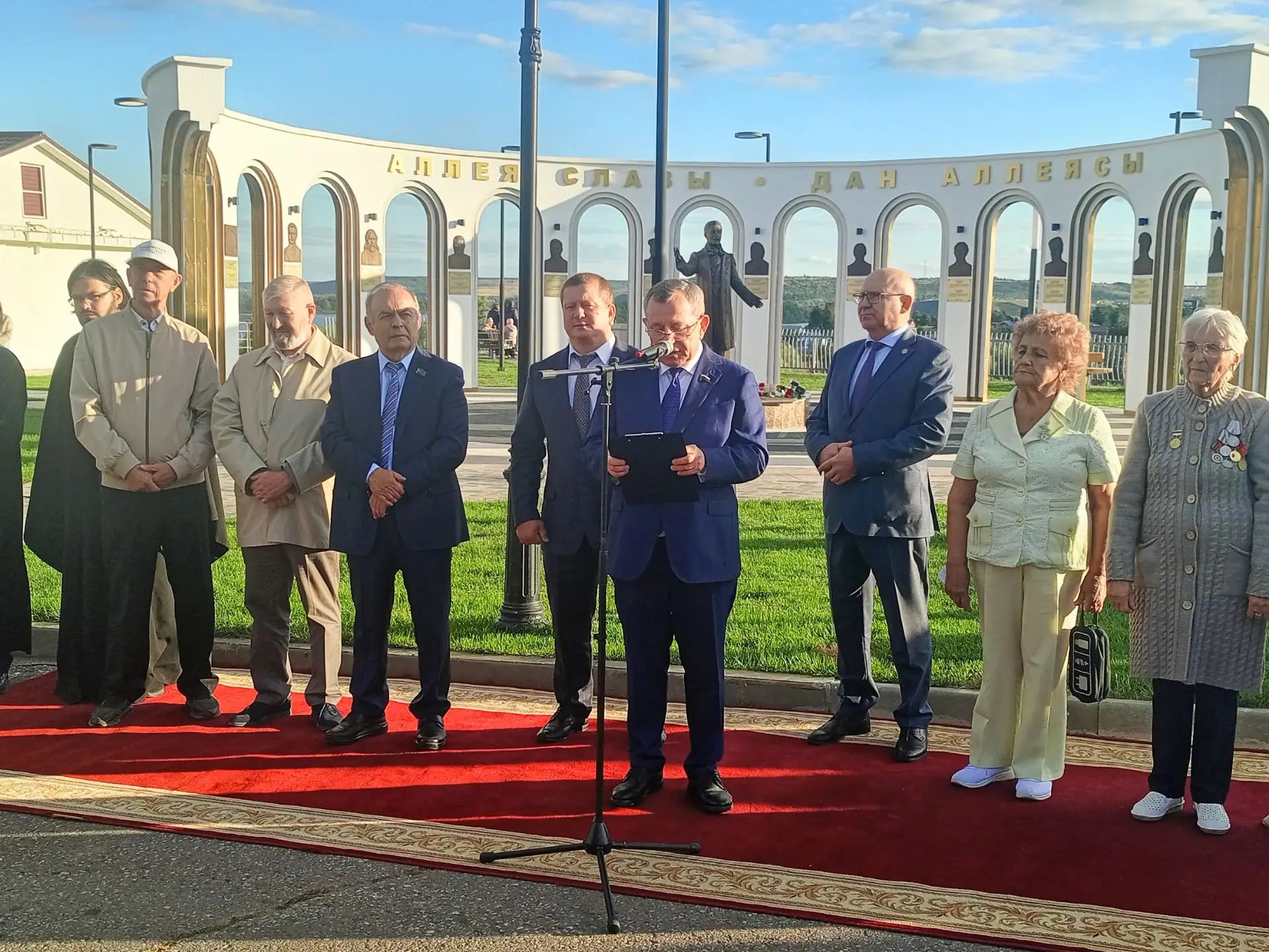 В день празднования 245-летия города Мамадыш в его историческом центре на улице Советской была торжественно открыта Аллея Славы