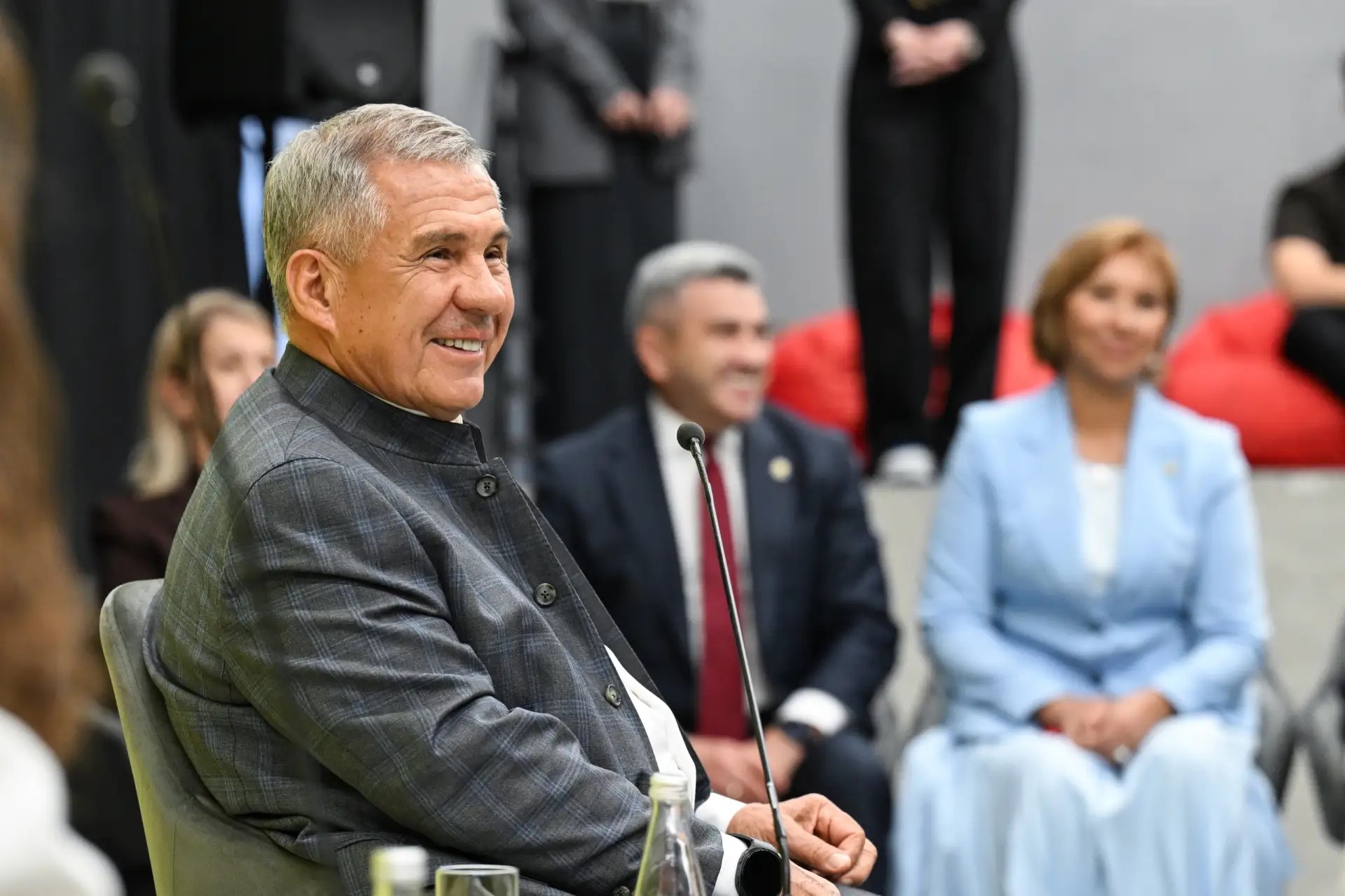 В Экстрим-парке Казани состоялась встреча «НЕдетский разговор» с Раисом Республики Татарстан Рустамом Миннихановым. Участником мероприятия стал мастер учебной и производственной практики Мамадышского политехнического колледжа Артём Артурович Алиев.