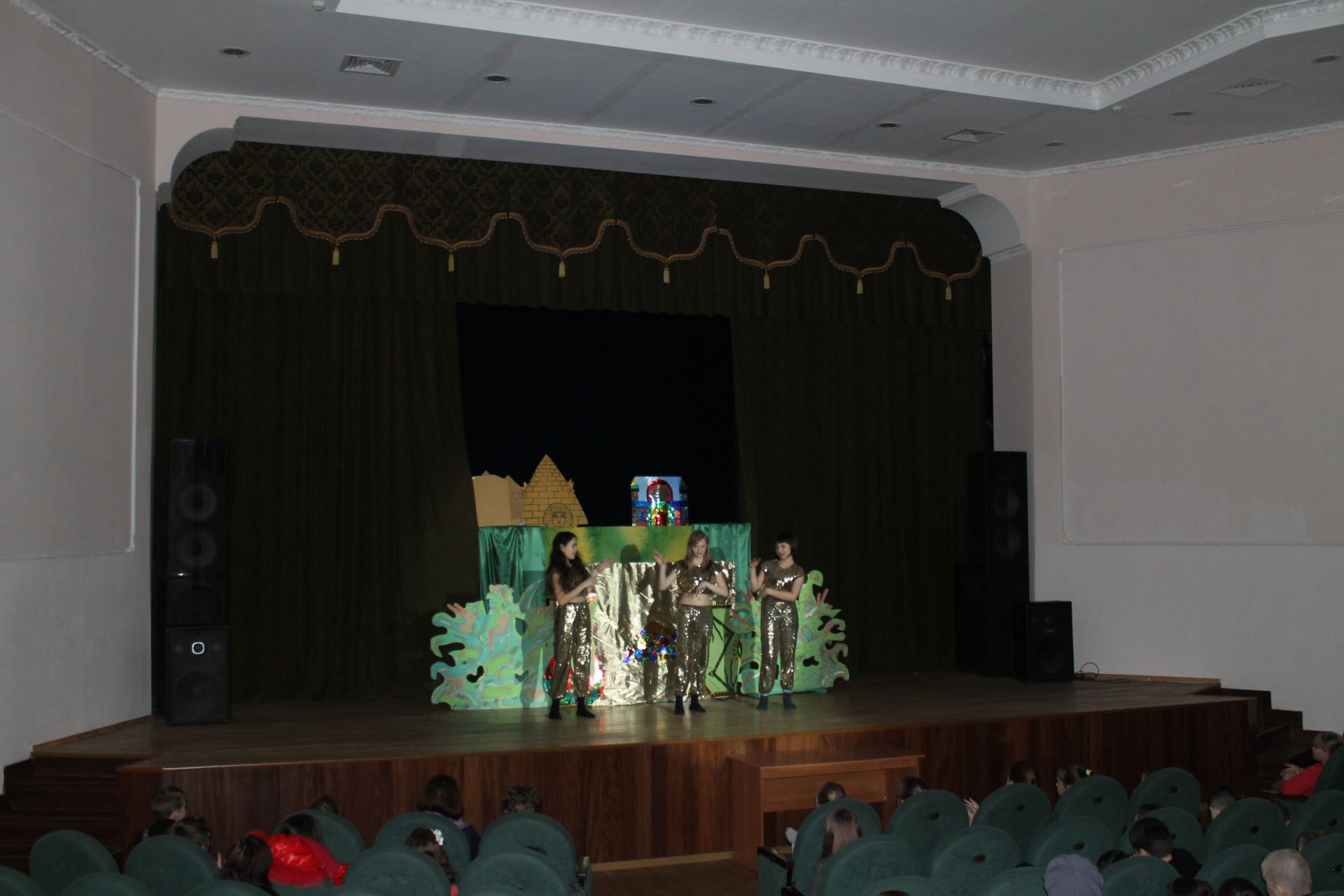 Мамадышцы отмечают Всемирный день театра