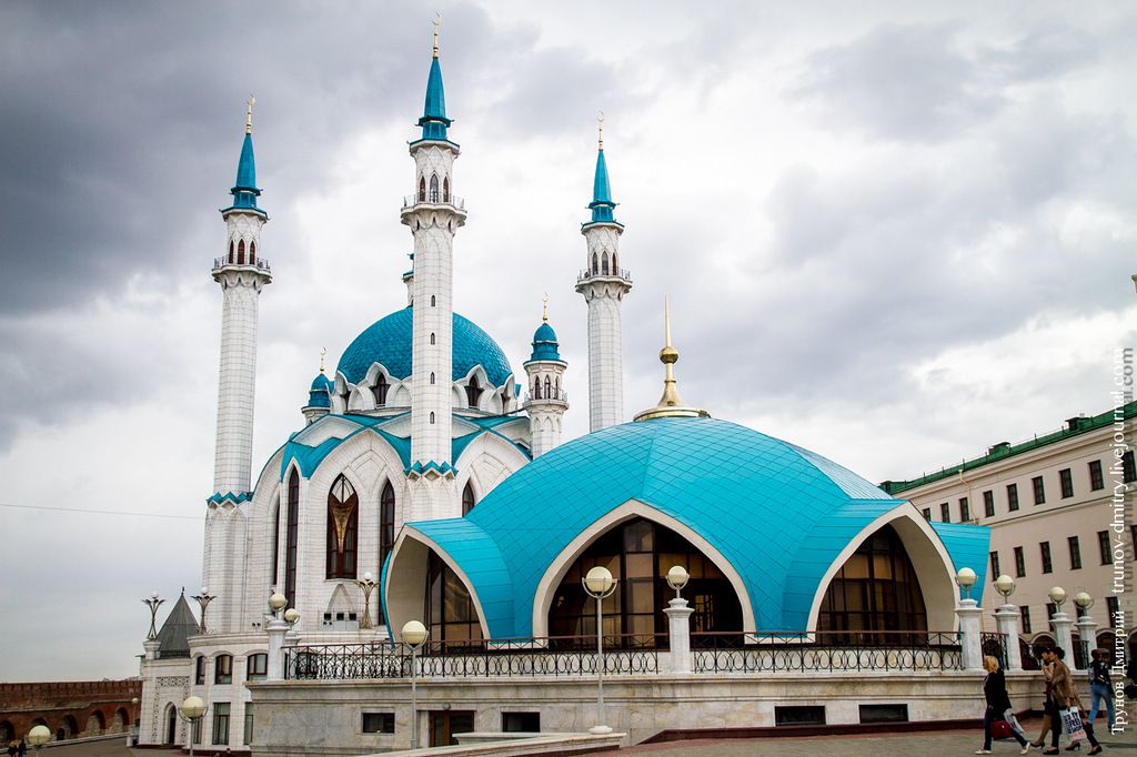 Названия казанского. Достопримечательности Казани кул Шариф. Кул Шариф мечеть 8 минаретов. Кул Шариф (религиозный деятель). Символ Казанская мечеть.