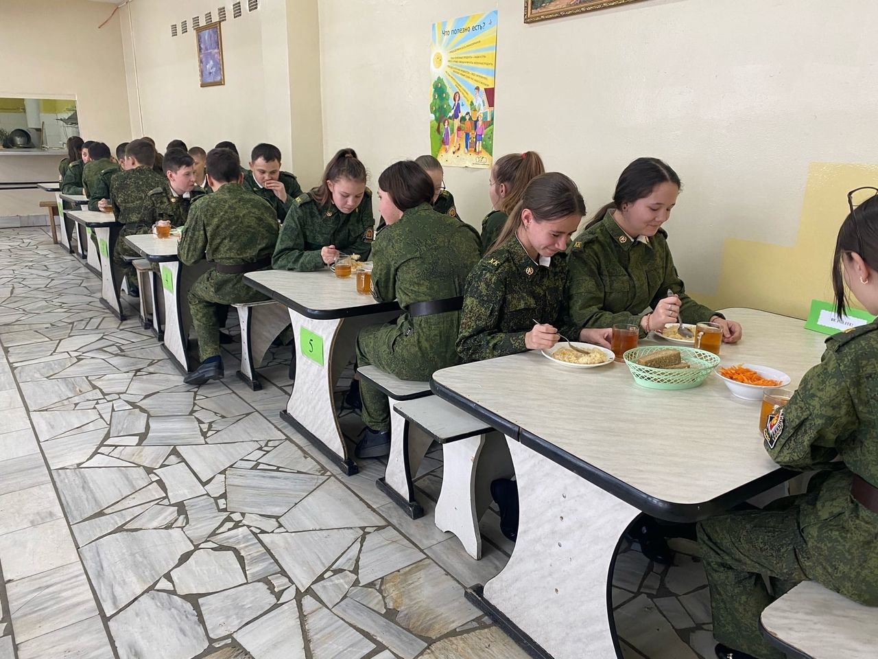 Депутат Госсовета РТ посетил в Мамадыше школьные столовые