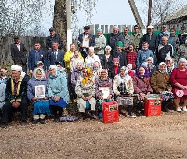 В районе начались торжественные митинги