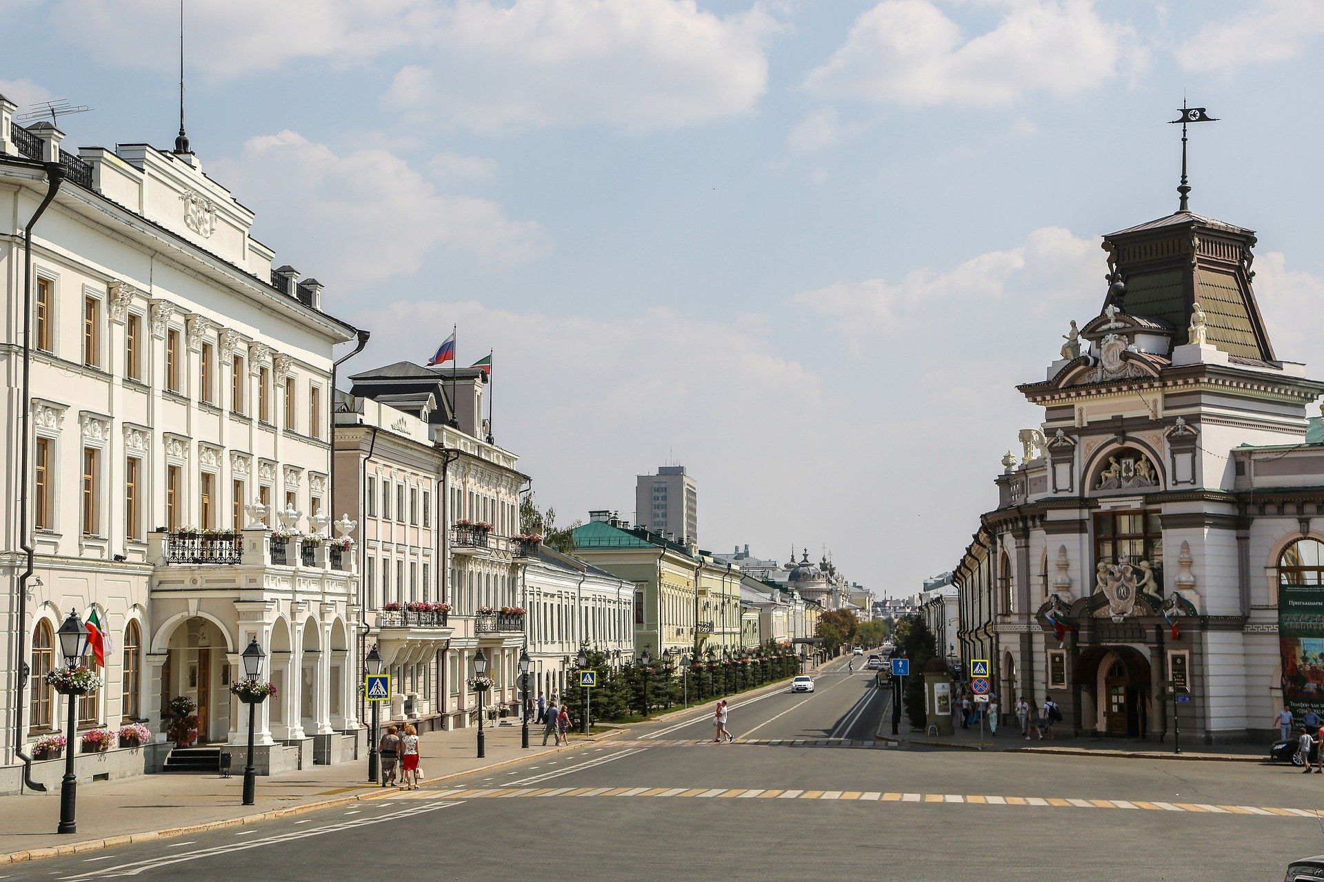 Республика татарстан казань улица. Казань. Улица Кремлевская Казань. Национальный музей улица Баумана Казань. Казань исторический центр города.