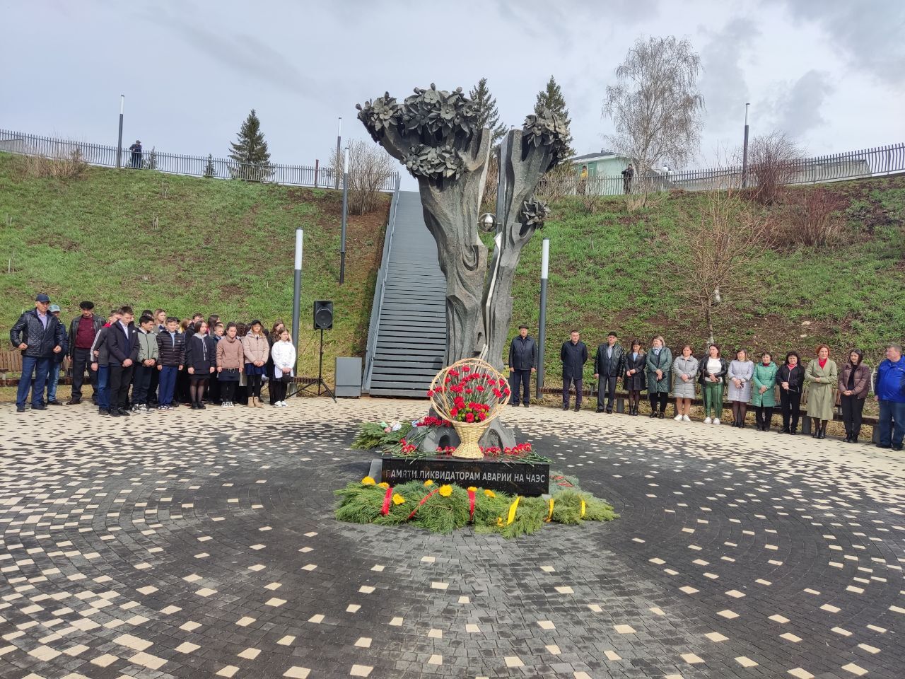 Памятники аварии на чернобыльской аэс