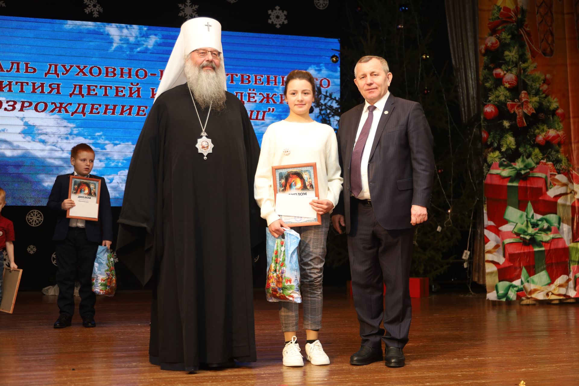 Озвучен полный список победителей районного фестиваля «Возрождение-Янарыш» «Рождественская звезда»
