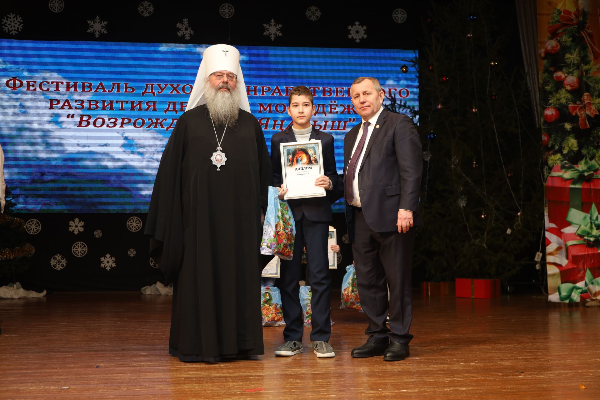 Озвучен полный список победителей районного фестиваля «Возрождение-Янарыш» «Рождественская звезда»