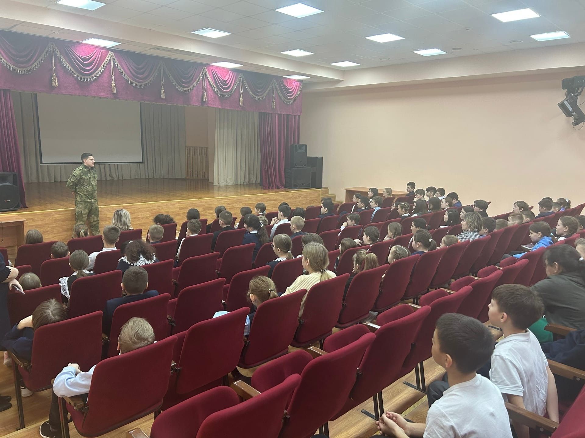В Мамадыше прошла встреча с участником СВО Вадимом Кузнецовым