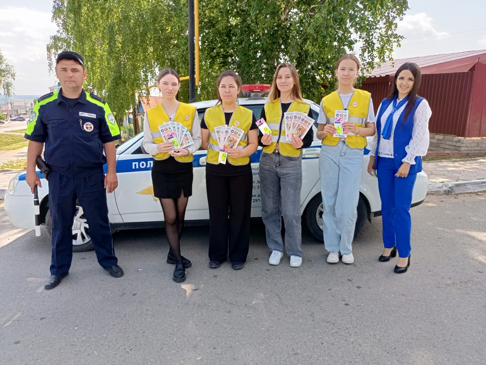 Мамадышские лицеисты совместно с автоинспекторами провели акцию «Внимание, дети!»