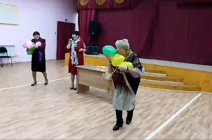 Программа «Встретим дружно Новый год!» собрала старшее поколение Мамадыша