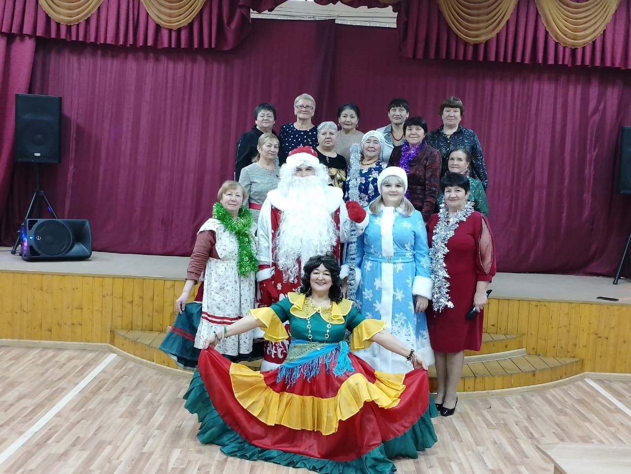 Программа «Встретим дружно Новый год!» собрала старшее поколение Мамадыша
