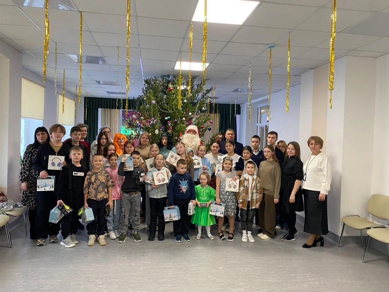 Новогодний праздник для детей участников СВО состоялся в центре образования