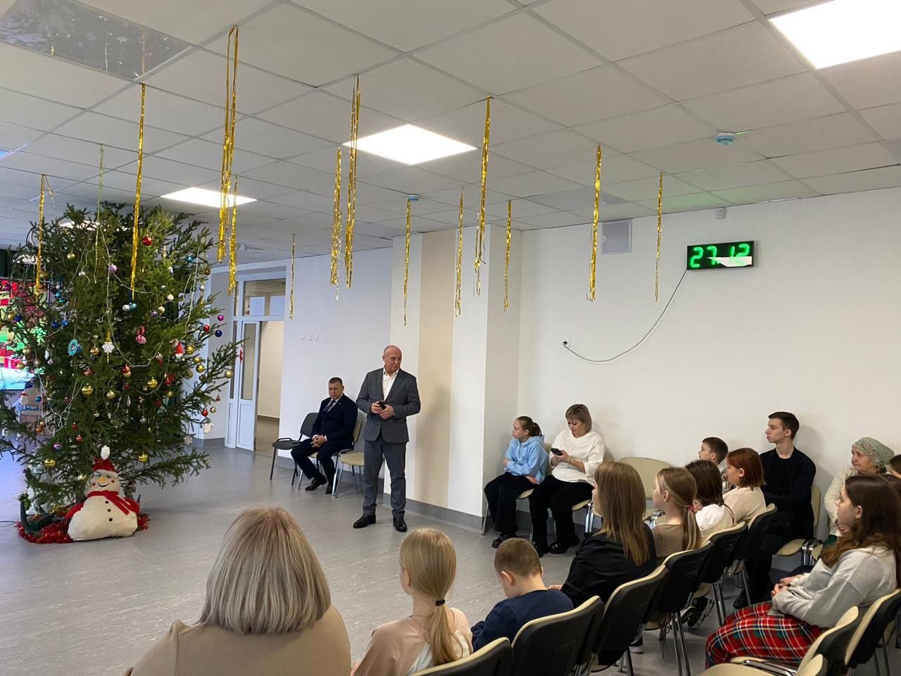 Новогодний праздник для детей участников СВО состоялся в центре образования