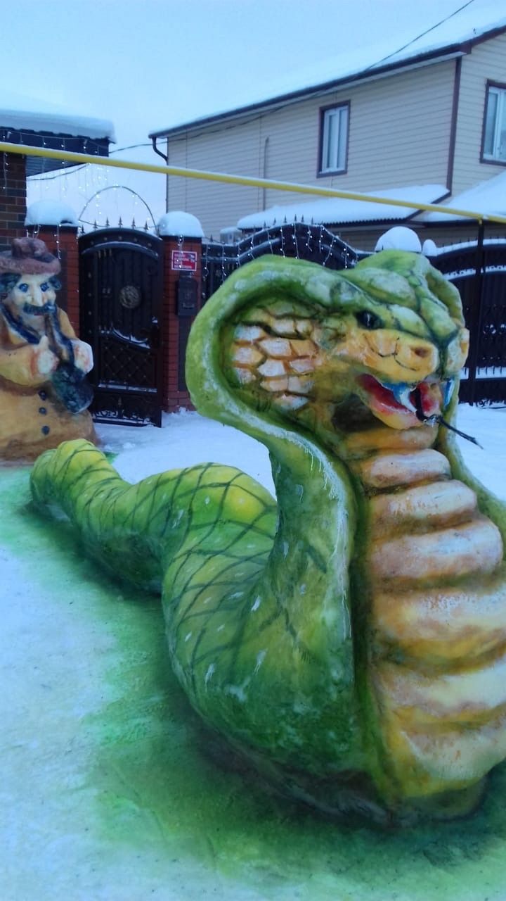 Житель Мамадыша уже 25 лет создает снежные фигуры