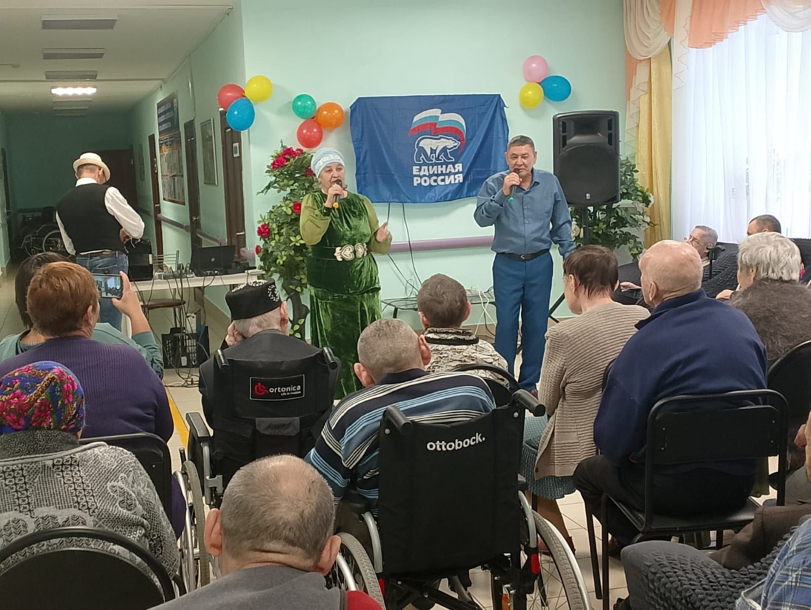 Творчкский коллектив «Дари добро» выступил для подопечных Мамадышского дома-интерната