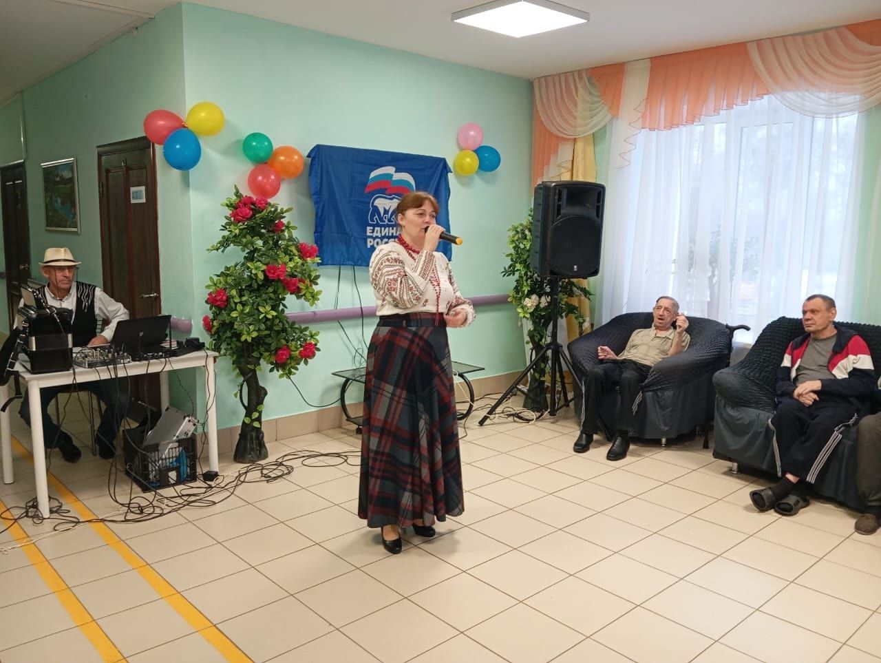 Творчкский коллектив «Дари добро» выступил для подопечных Мамадышского дома-интерната