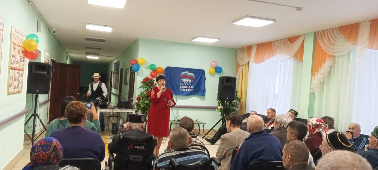 Творчкский коллектив «Дари добро» выступил для подопечных Мамадышского дома-интерната