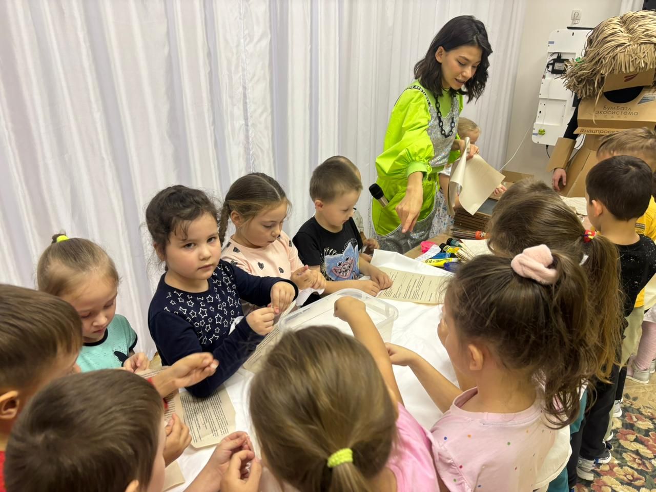 В детском саду «Бэлэкэч» состоялся «Бумажный праздник»