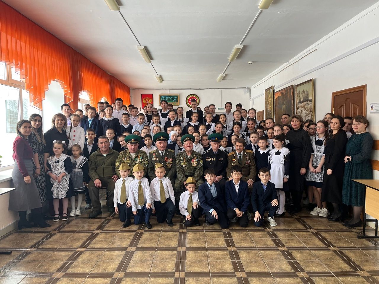 В Нижнеошминской школе прошел урок мужества с ветеранами пограничных войск