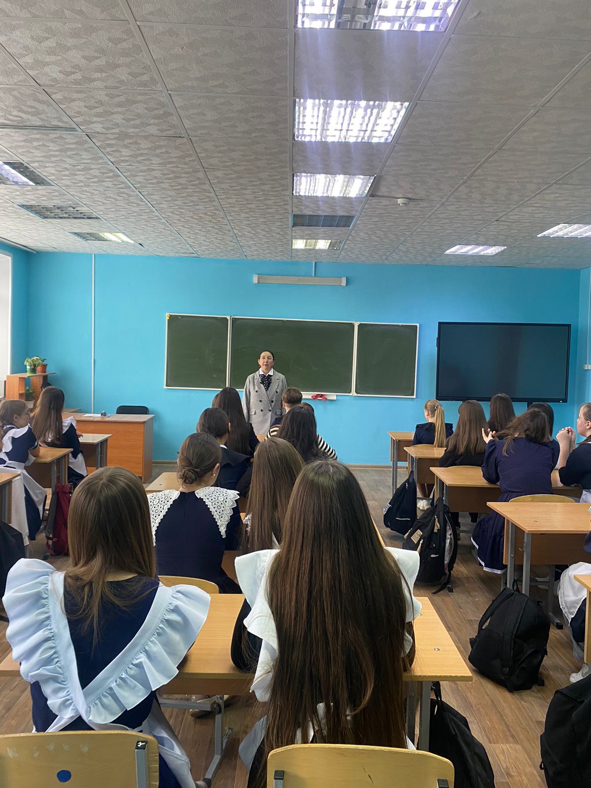 Медицинский психолог Гульнара Шагивалиева провела занятия со старшеклассницами