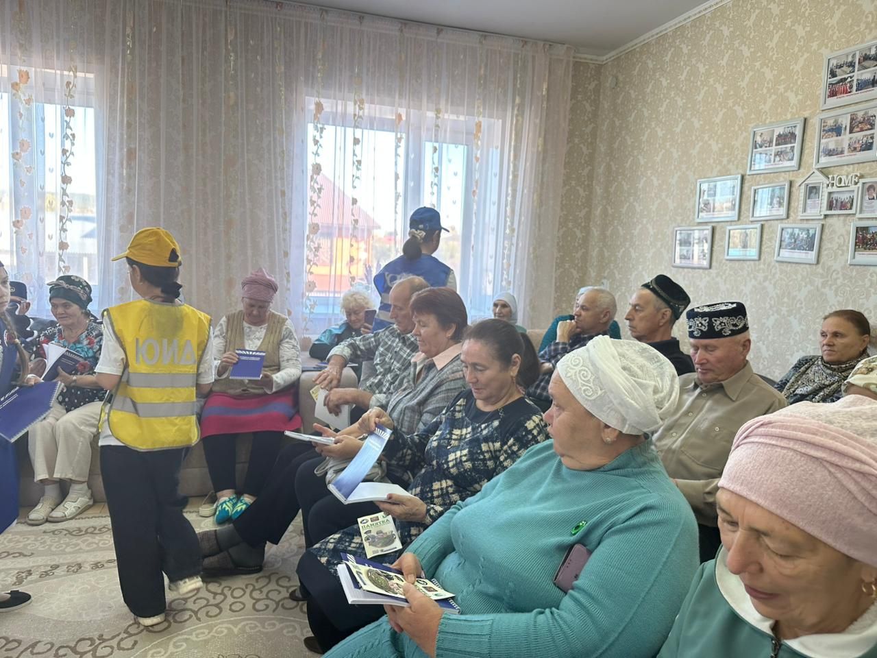 Юные инспекторы Мамадыша напомнили о правилах дорожной безопасности