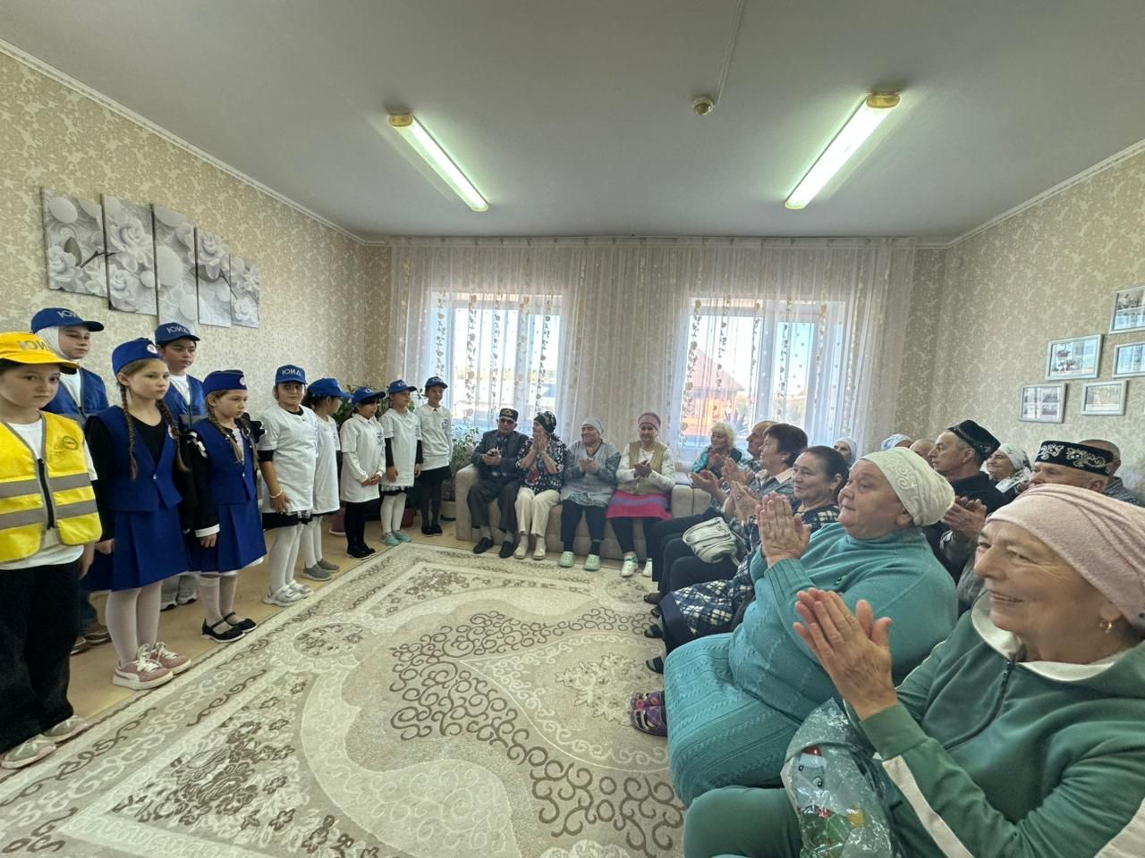 Юные инспекторы Мамадыша напомнили о правилах дорожной безопасности