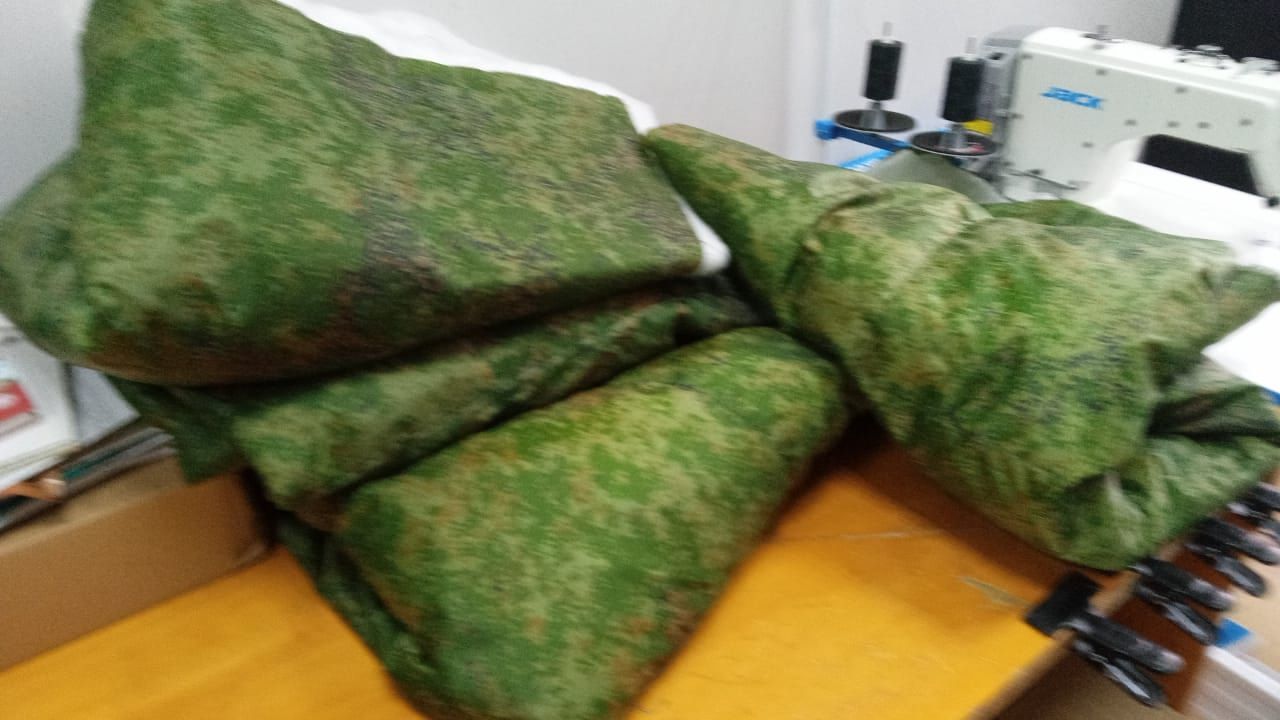 Мамадышские активисты шьют одеяла для защиты бойцов от дронов