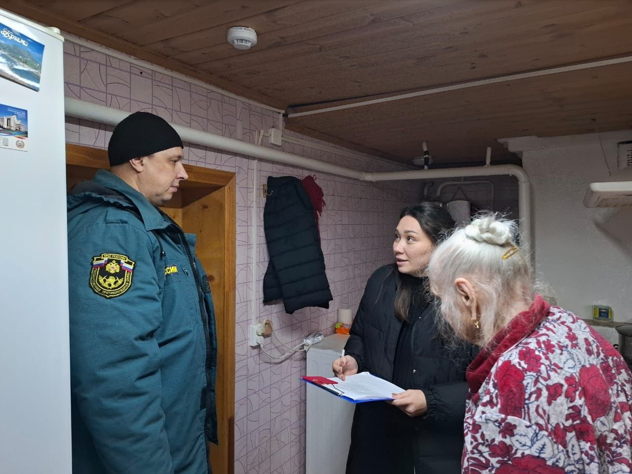 Забота в действии: в Мамадыше пожилым горожанам установили датчики дыма