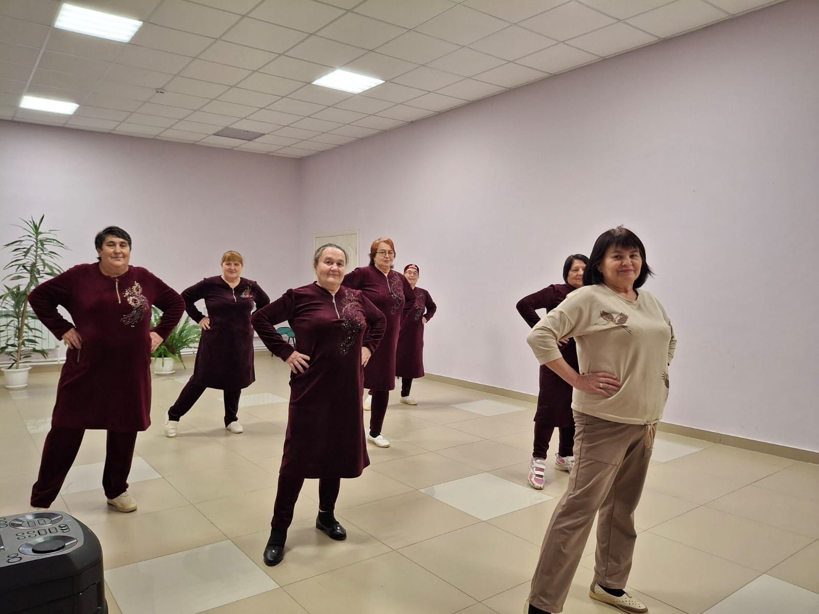 В Мамадышском районе старшее поколение осваивает линейные танцы