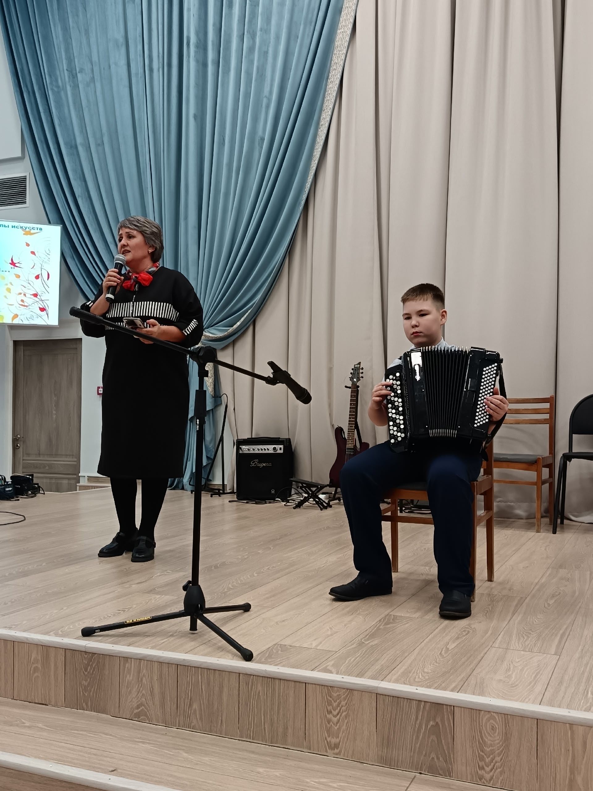 Праздник для самых родных: в школе искусств чествовали родителей