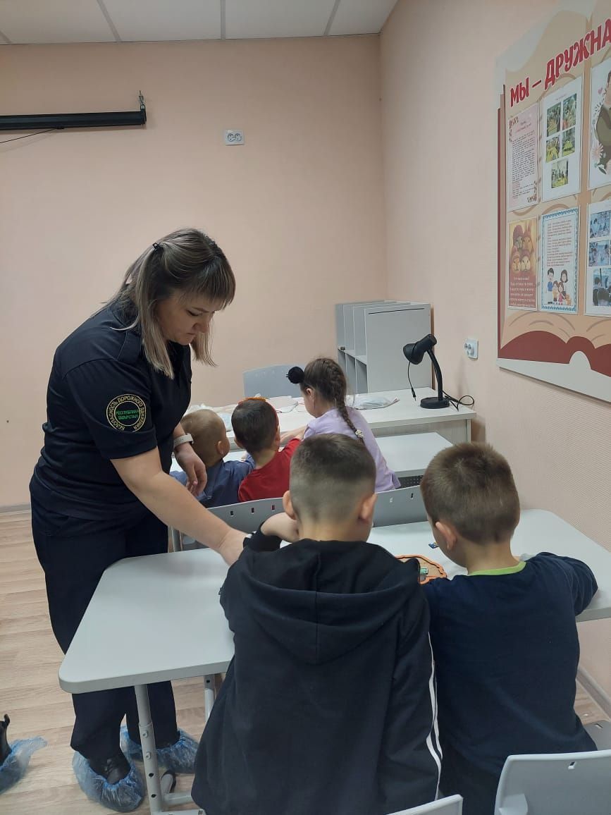 В приюте «Надежда» прошла беседа о важности безопасности на дорогах