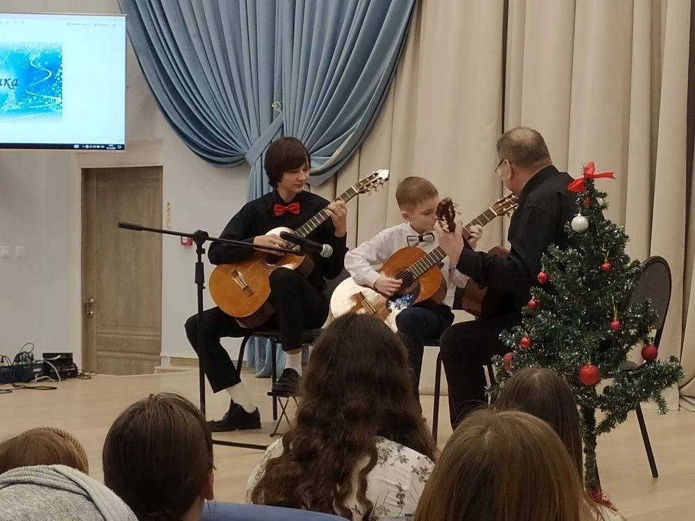 В Мамадыше состоялся отчётный концерт юных пианистов и гитаристов