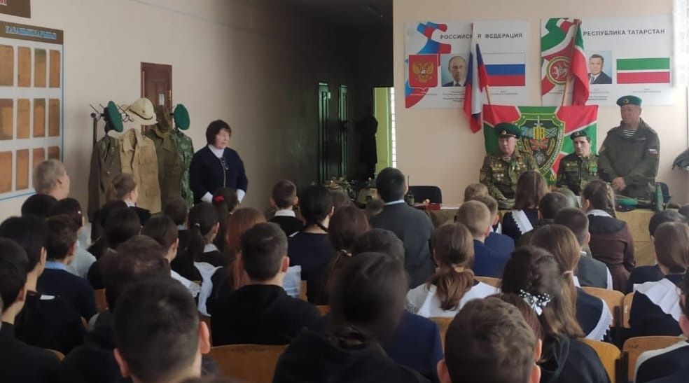 Учащиеся Олуязского лицея встретились с бойцом СВО