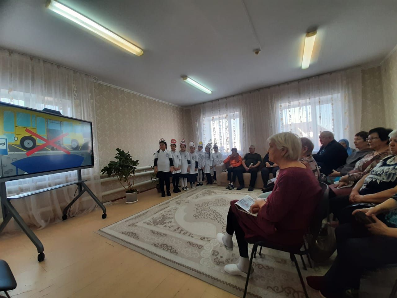 Юидовцы городской школы №3 встретились с подопечными центра «Забота»