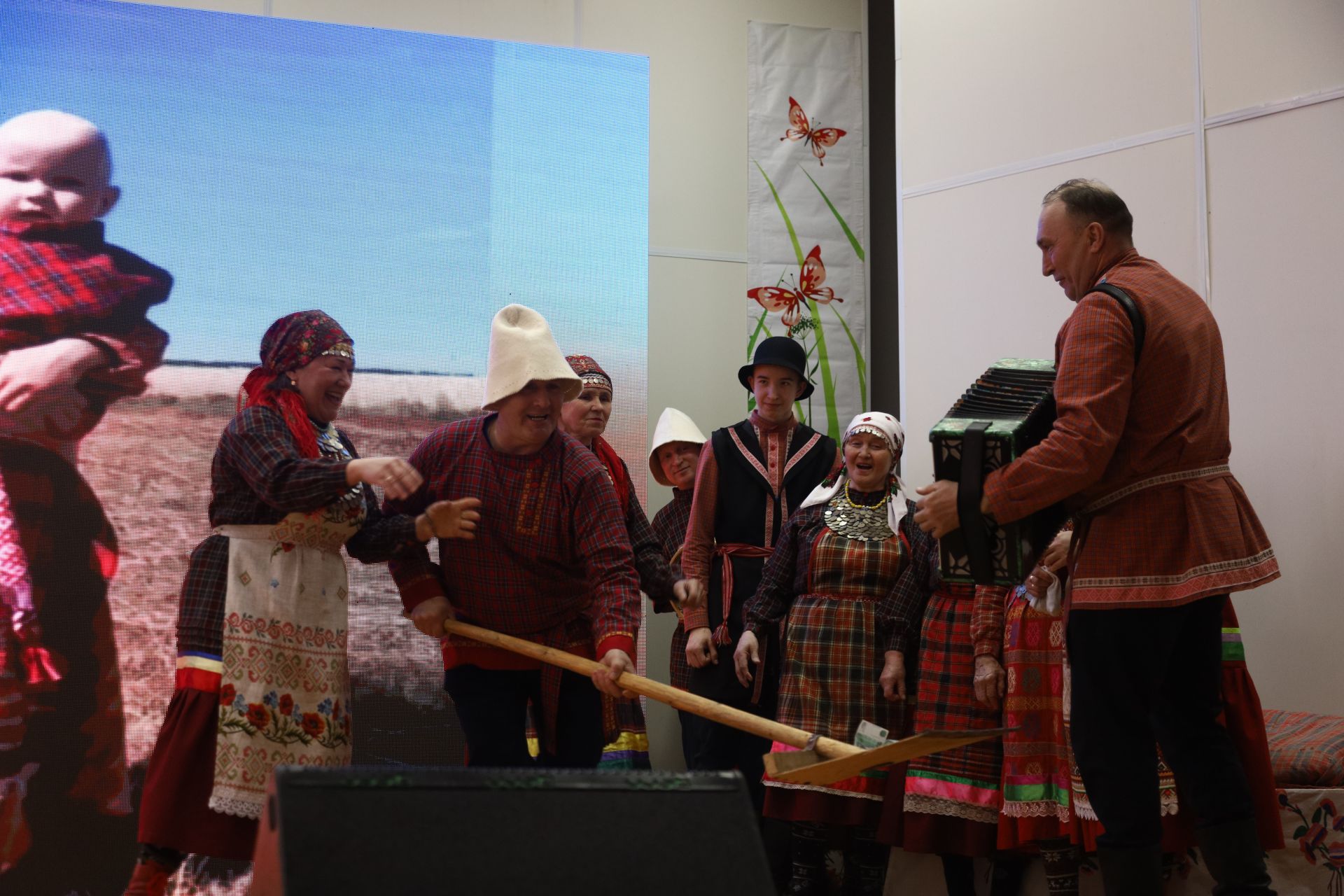 Семья Никитиных заняла первое место в зональном туре фестиваля родословной