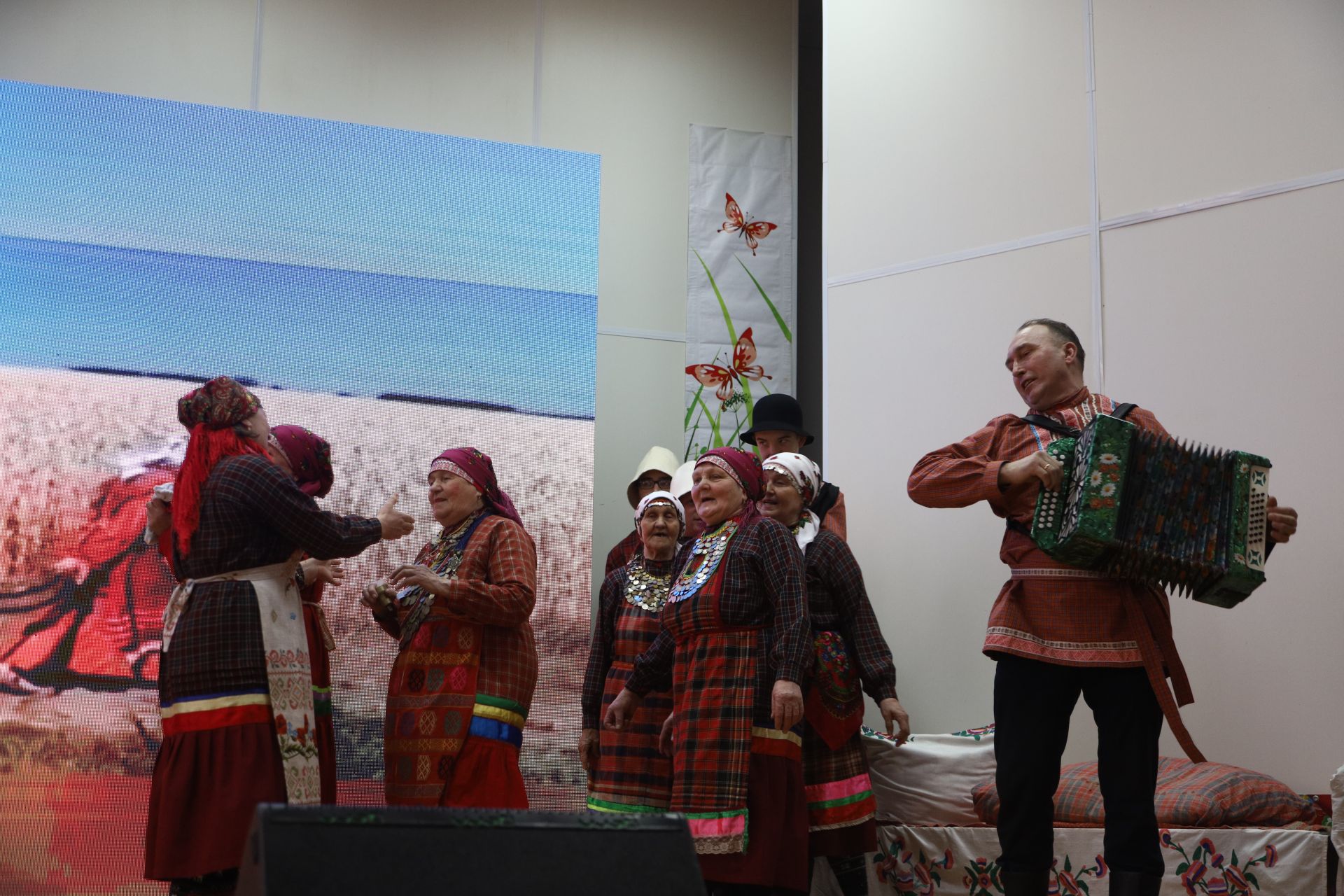 Семья Никитиных заняла первое место в зональном туре фестиваля родословной