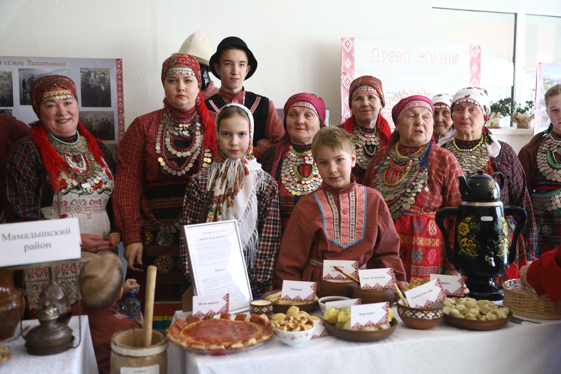 Семья Никитиных заняла первое место в зональном туре фестиваля родословной
