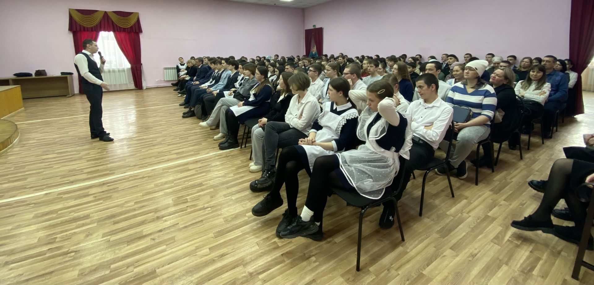 Старшеклассники Мамадыша стали участниками встречи «Выбираем будущее»