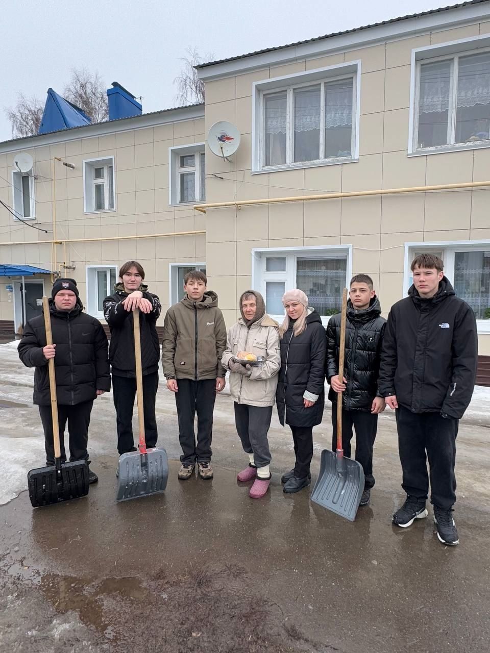 Волонтеры 4ой школы города Мамадыш за короткое время решили проблему пенсионерки