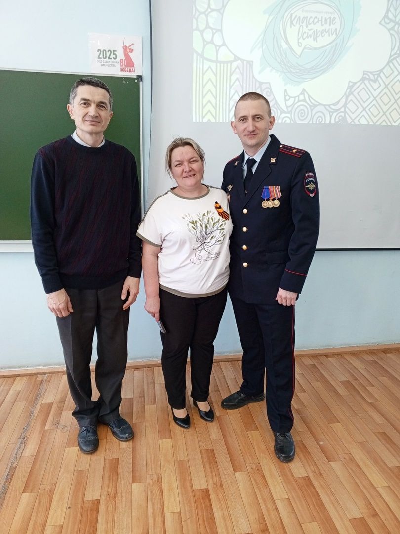 В Тавельской школе прошла встреча с майором полиции Михаилом Ивановым