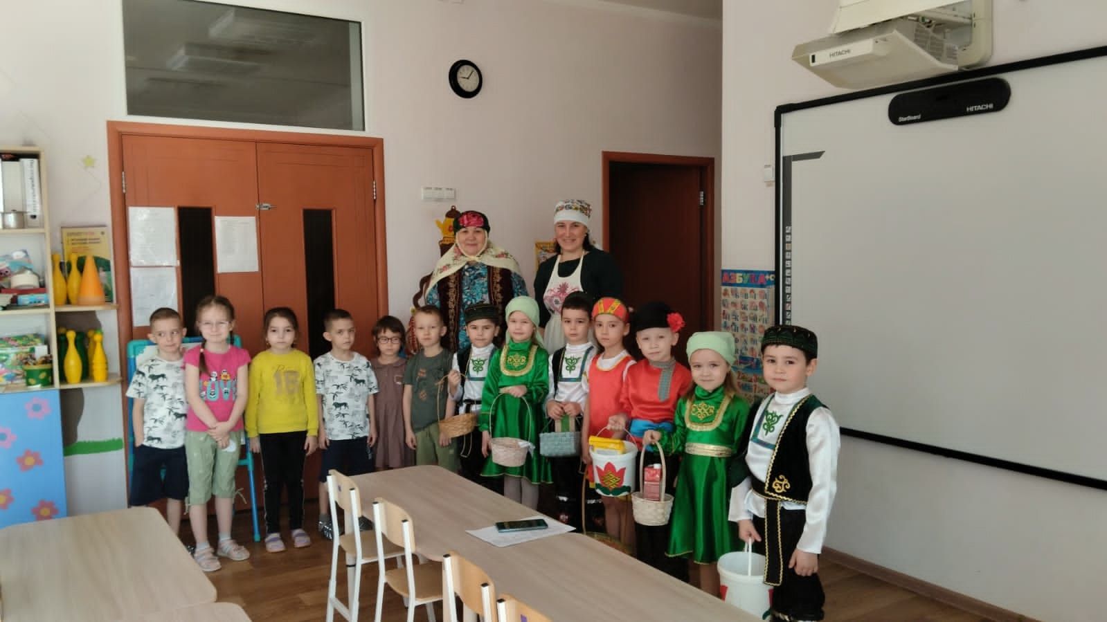 В детском саду «Теремок» отпраздновали татарский праздник весны «Карга боткасы»